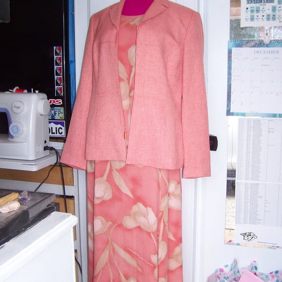 Kasper Dresses & Skirts - Kasper 3pc. Floral Skirt Suit Sz 8 & 12